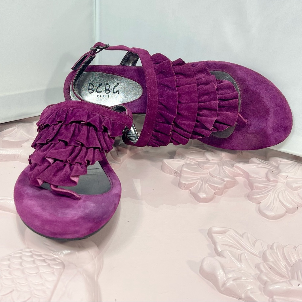 BCBG Purple Ruffled Leather Strappy Sandals Women’s 8 1/2
